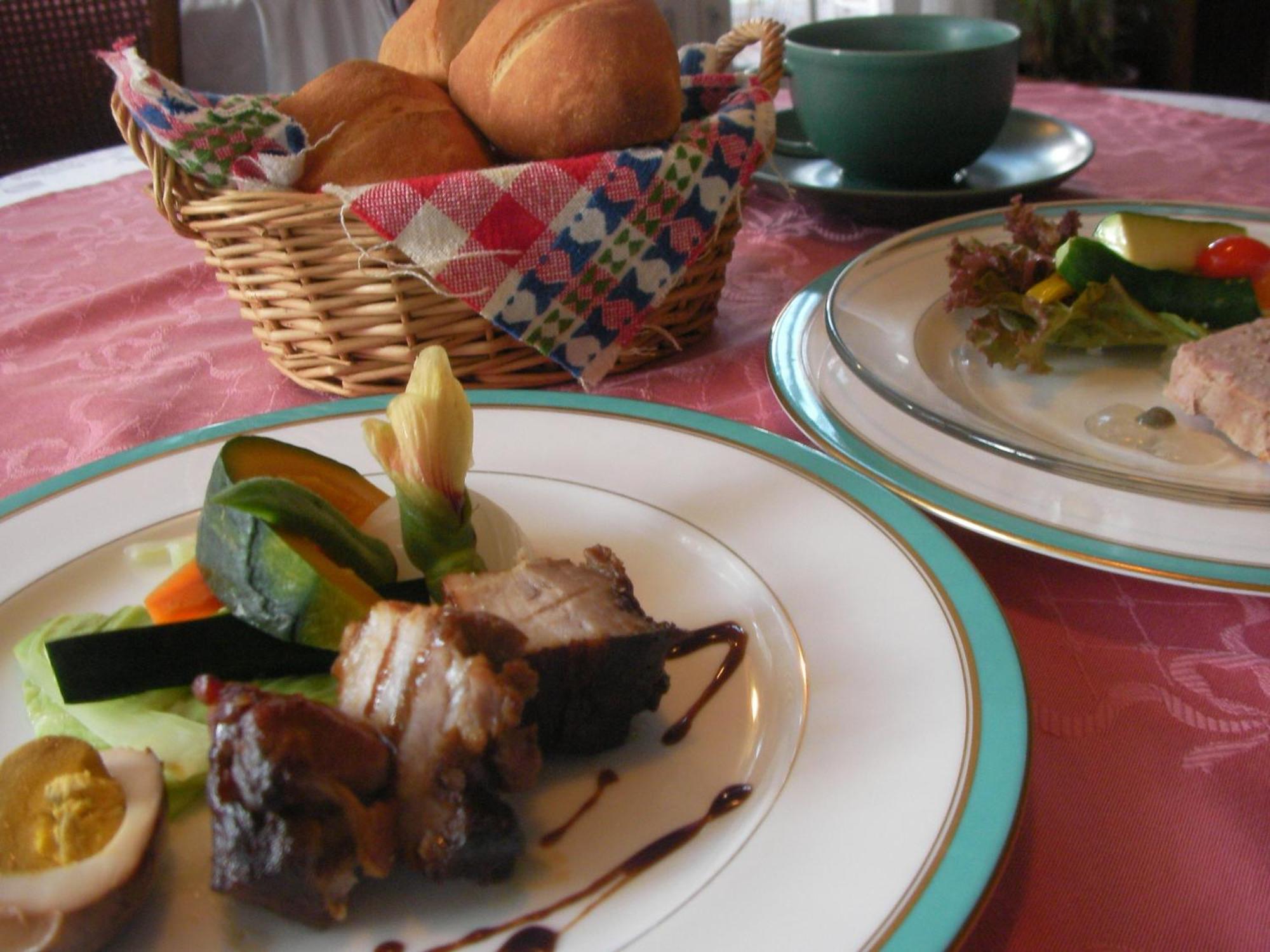 Petit Hotel And Restaurant Air Mail Hakuba Exteriör bild
